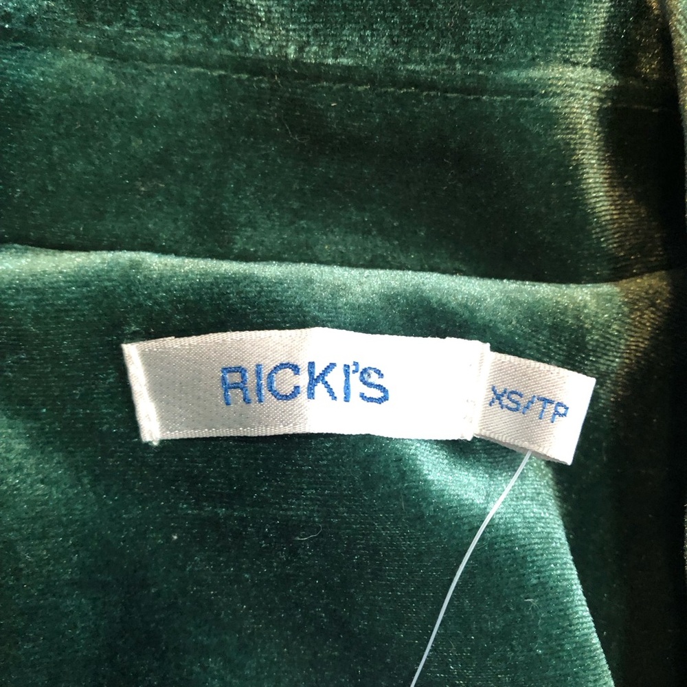Ricki's Green Velvet Fitted Blazer - Picture 13 of 17